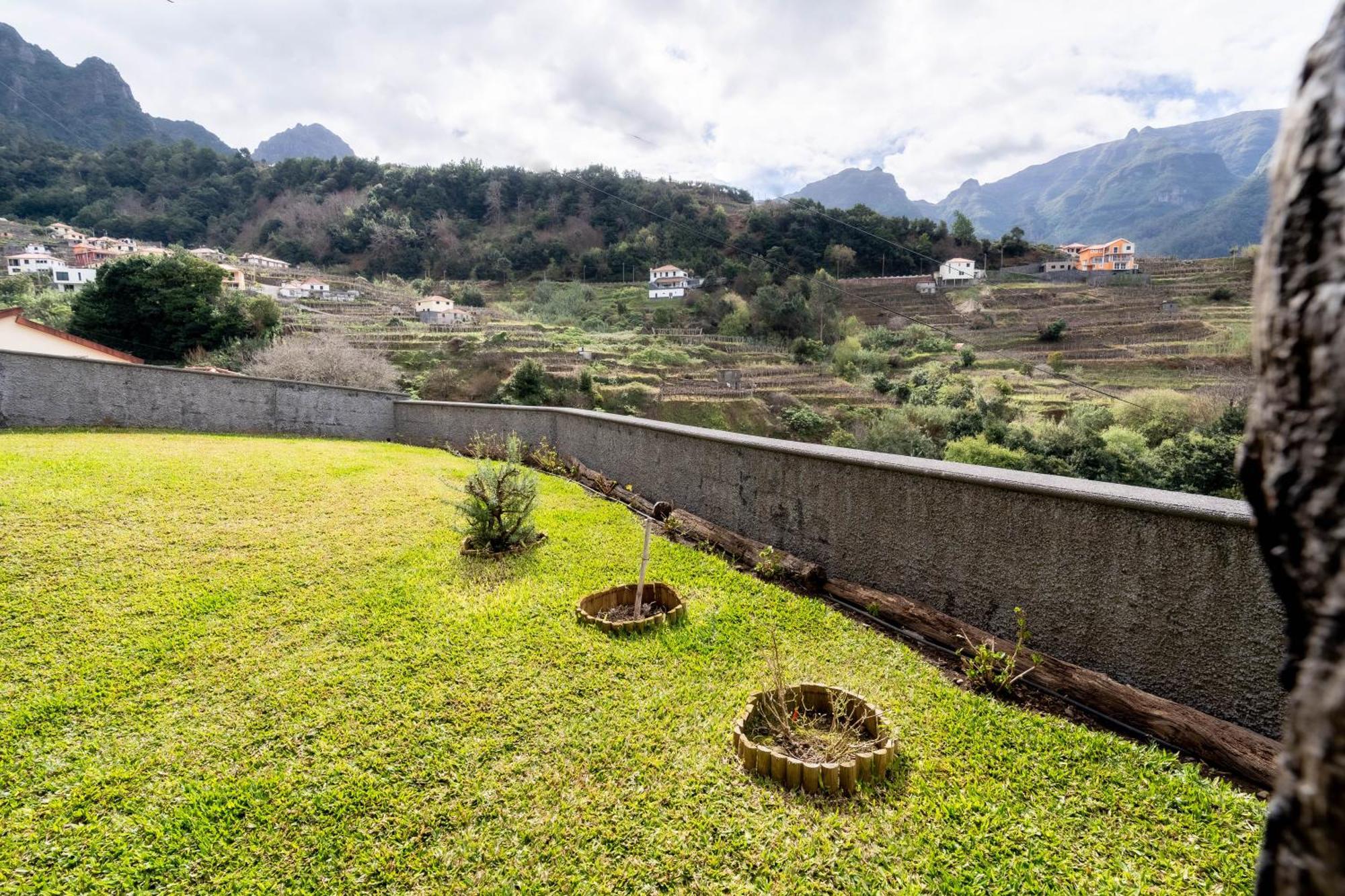 Вилла Madeira Bird House - House In The Mountains With Garden Сан-Висенти Экстерьер фото