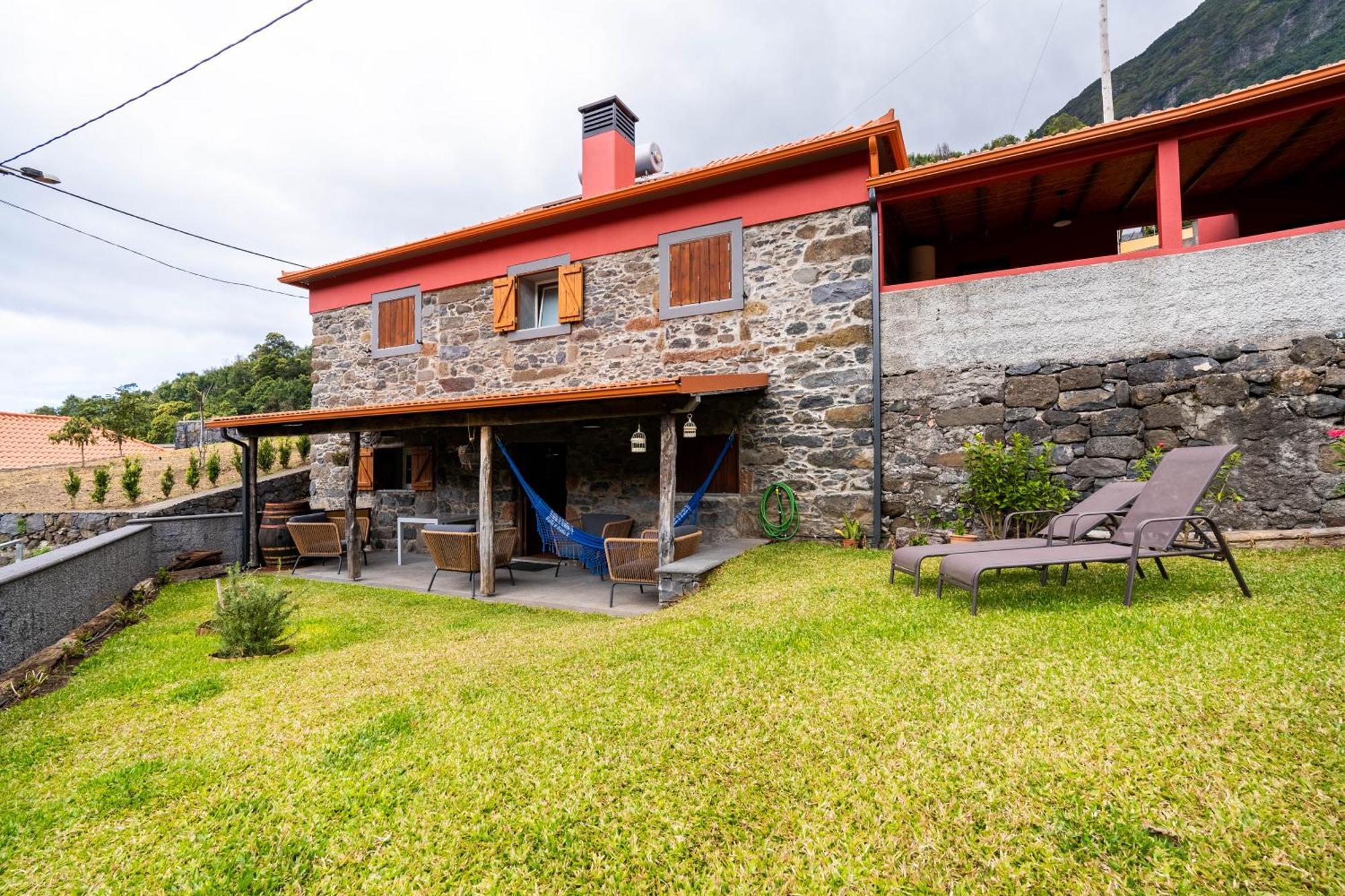 Вилла Madeira Bird House - House In The Mountains With Garden Сан-Висенти Экстерьер фото